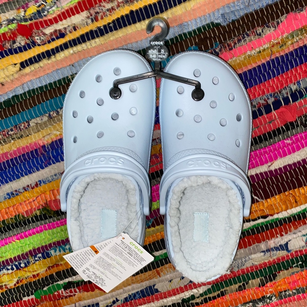 brand new fuzzy Crocs 💙